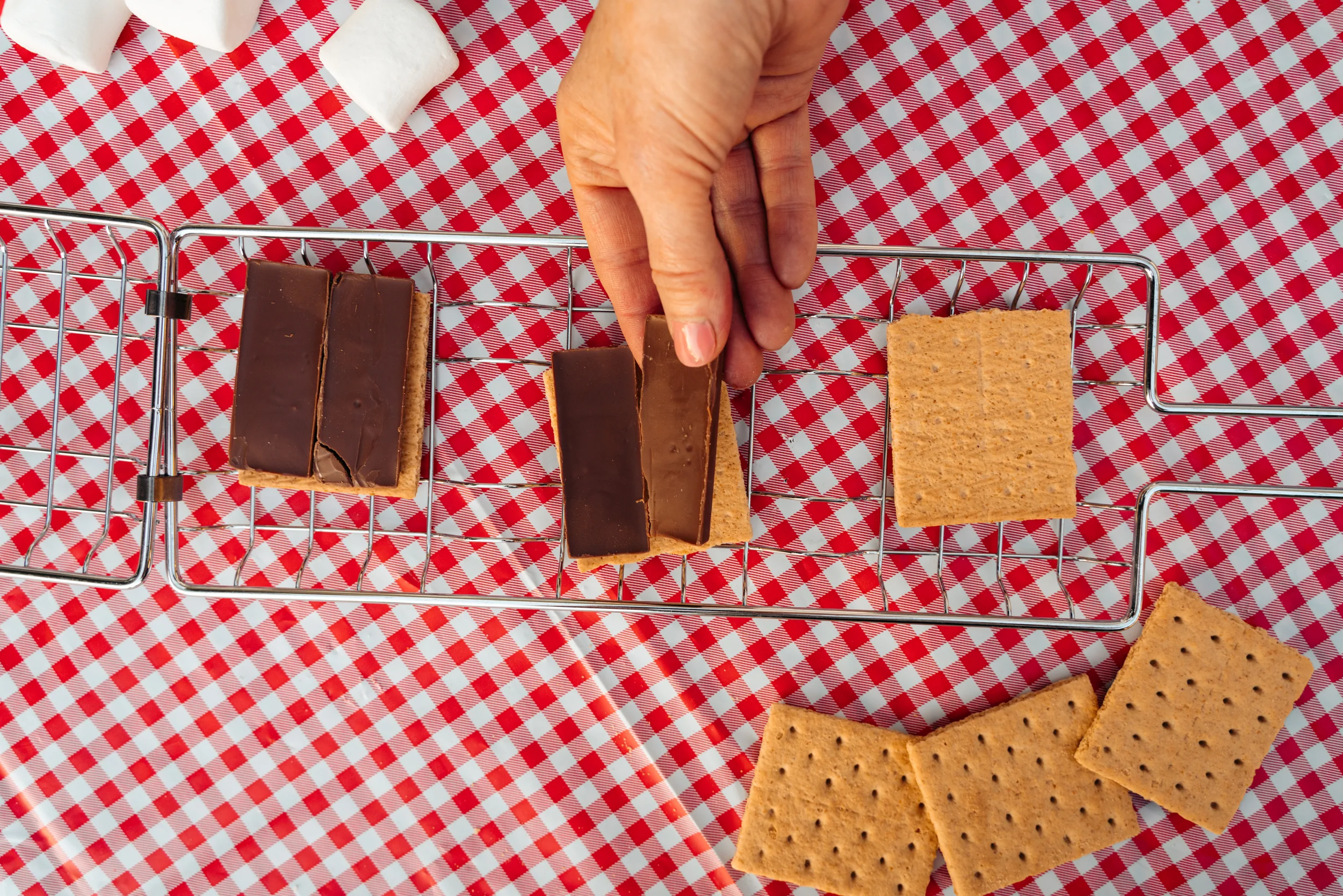 Camper's S'mores Grill - Image 4